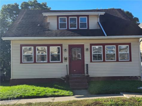 906 Silvercrest Avenue Akron OH 44314