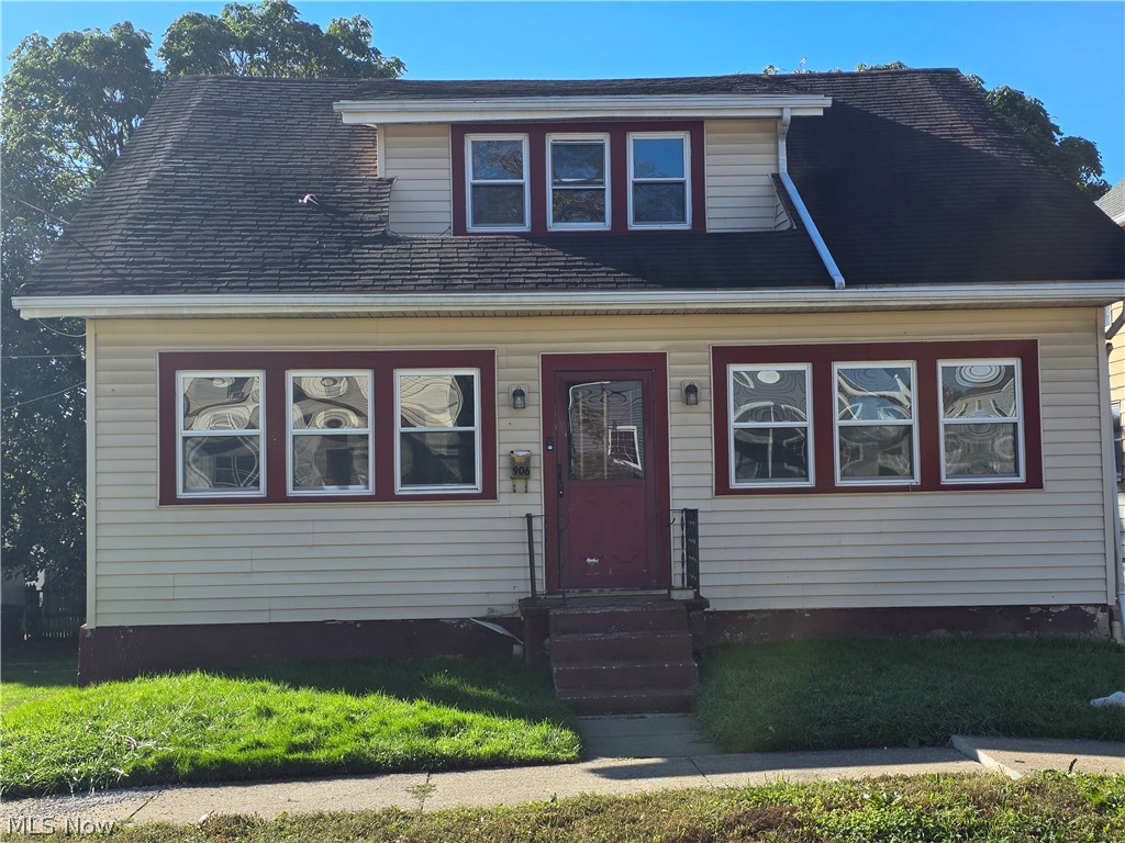 906 Silvercrest Avenue Akron OH 44314