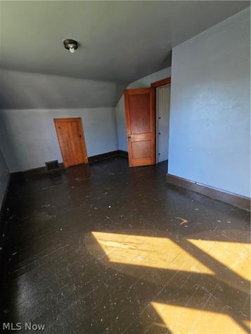 906 Silvercrest Avenue Akron OH 44314