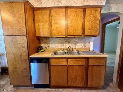 2427 Fortune Avenue Parma OH 44134