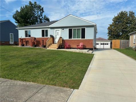 7270 Glenn Oval Drive Parma OH 44130