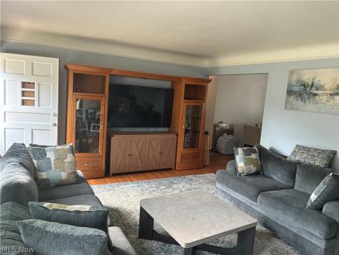 7270 Glenn Oval Drive Parma OH 44130