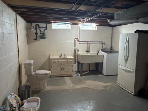 7270 Glenn Oval Drive Parma OH 44130