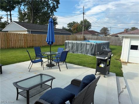 7270 Glenn Oval Drive Parma OH 44130