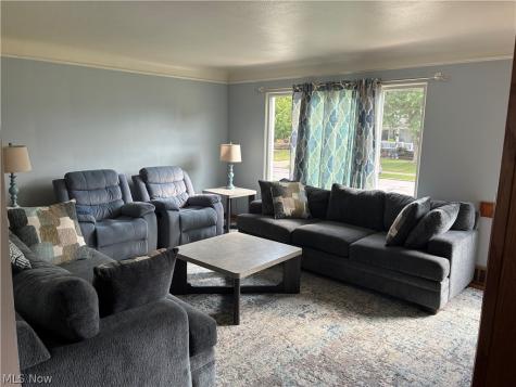 7270 Glenn Oval Drive Parma OH 44130