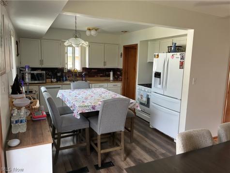7270 Glenn Oval Drive Parma OH 44130
