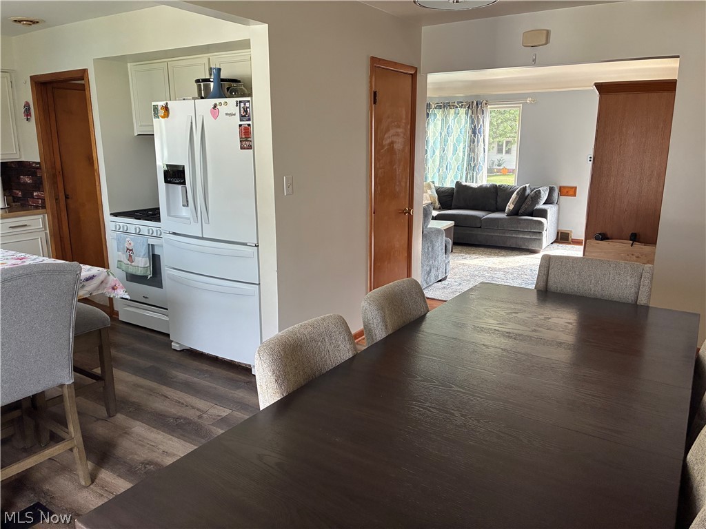7270 Glenn Oval Drive Parma OH 44130
