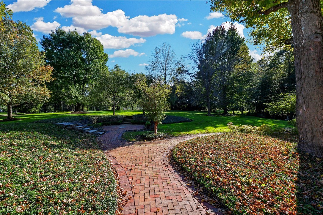 3452 Roundwood Road Hunting Valley OH 44022