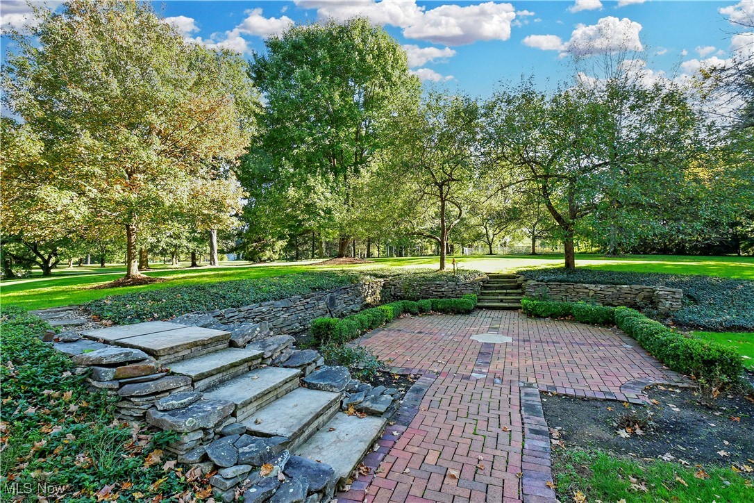 3452 Roundwood Road Hunting Valley OH 44022