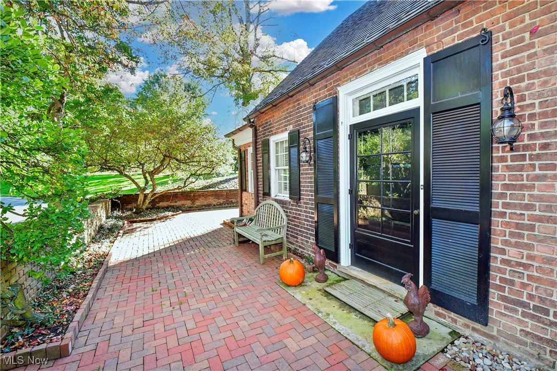 3452 Roundwood Road Hunting Valley OH 44022