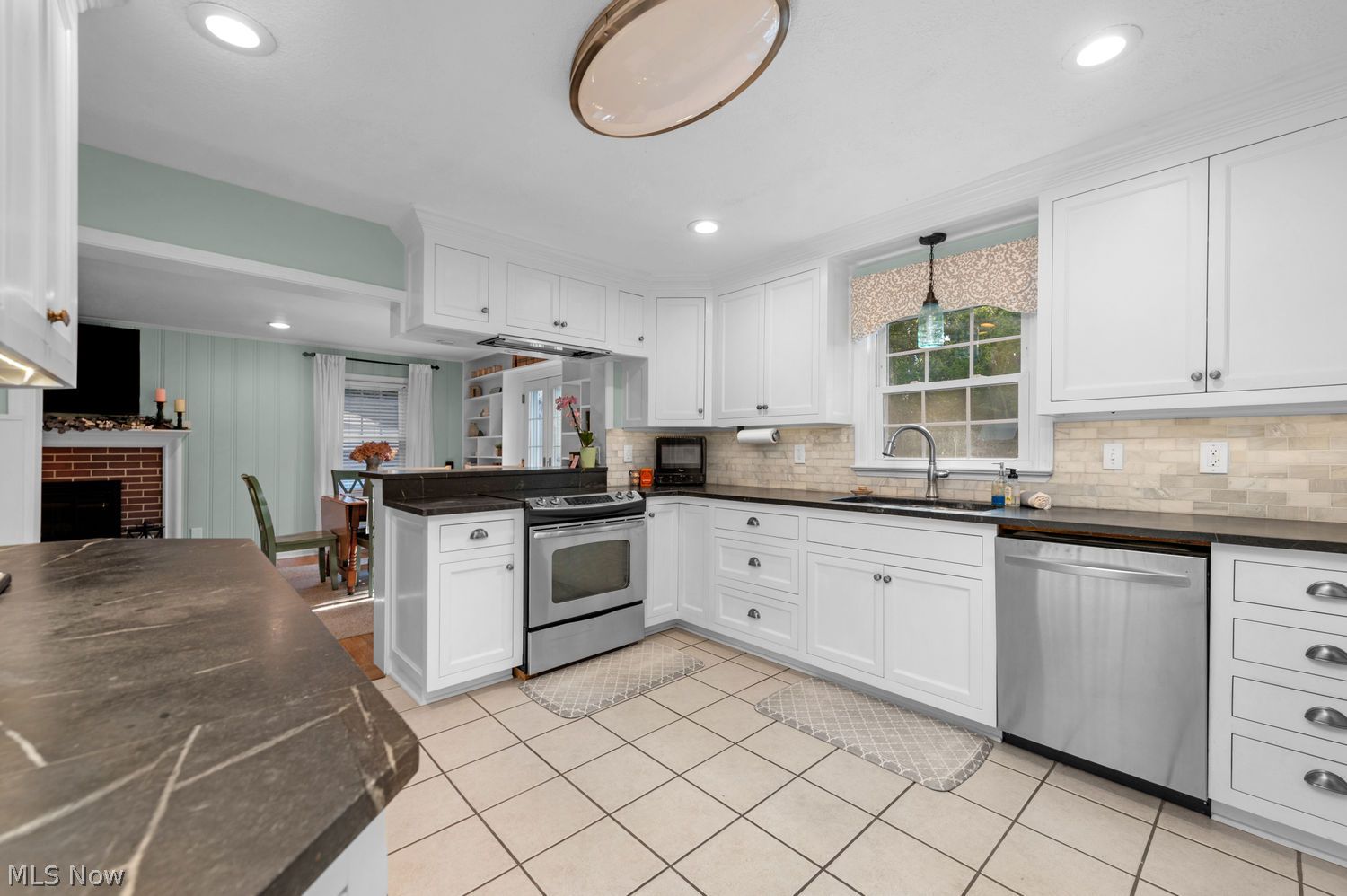 4473 Lansing Drive North Olmsted OH 44070
