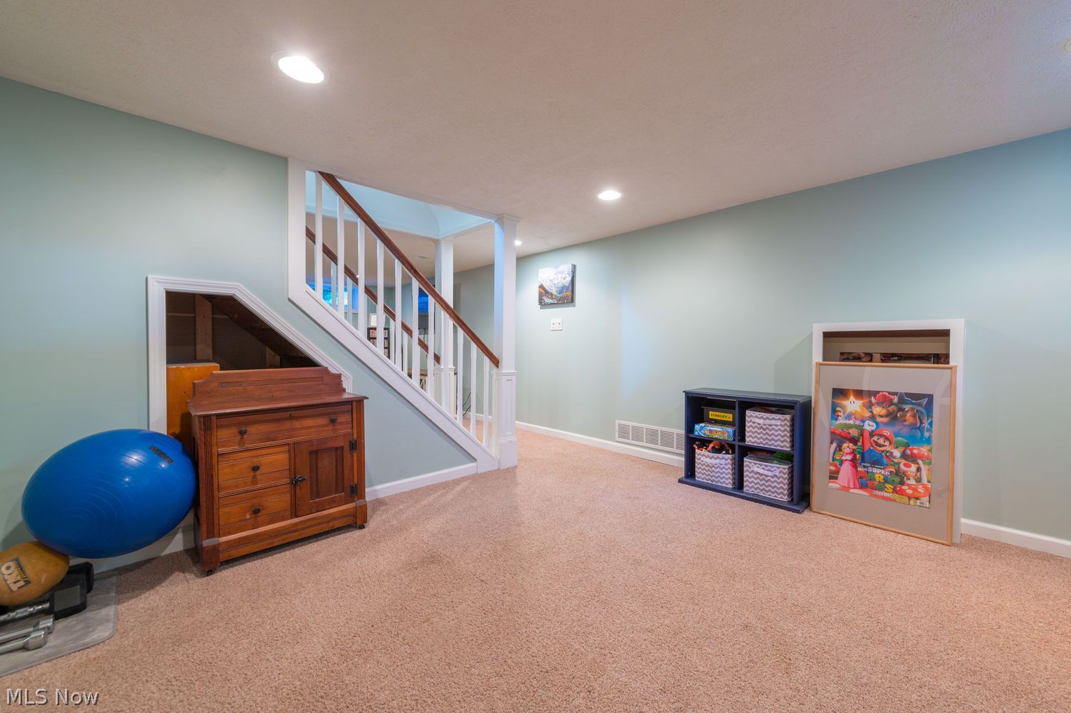 4473 Lansing Drive North Olmsted OH 44070