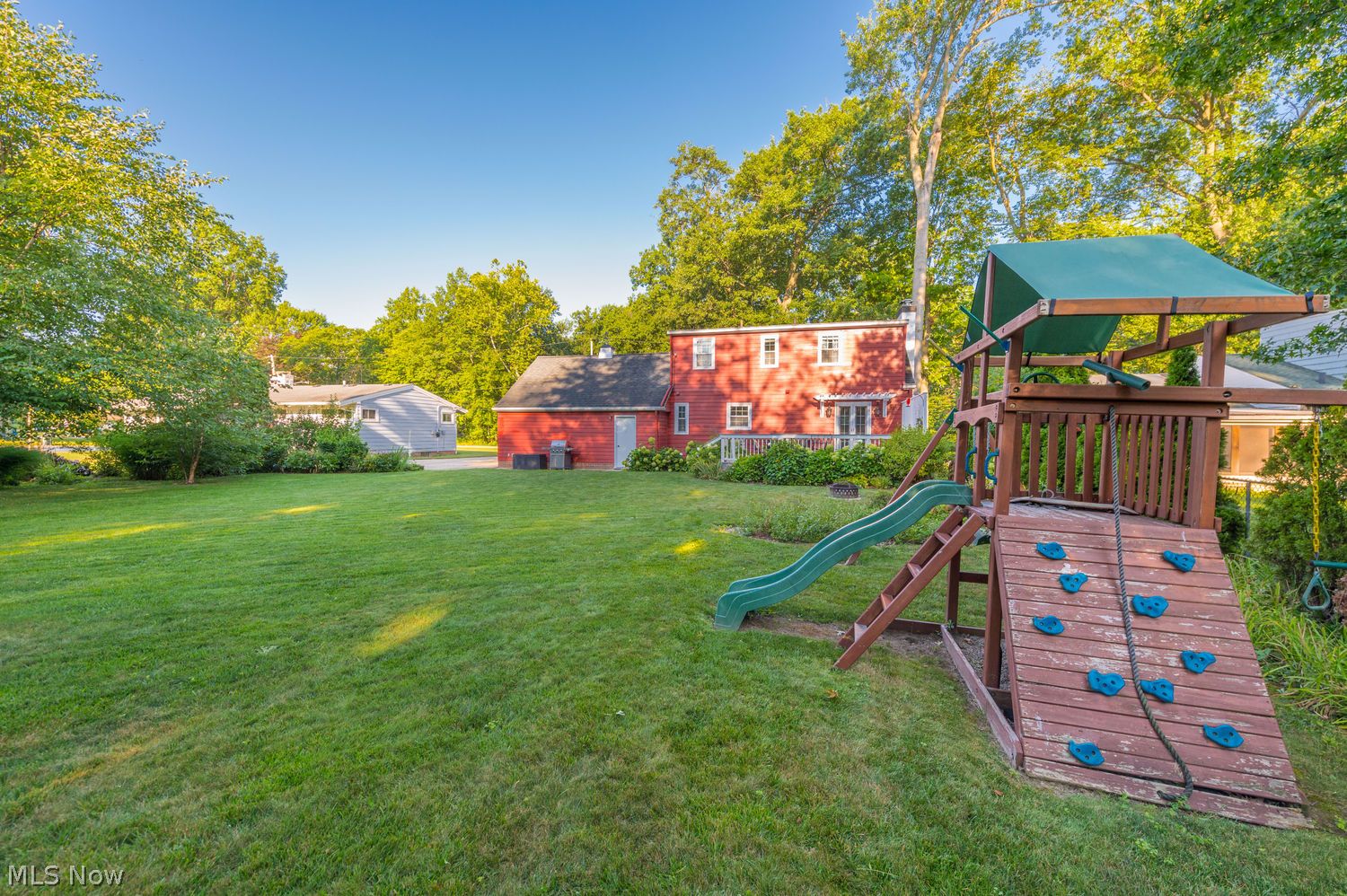 4473 Lansing Drive North Olmsted OH 44070