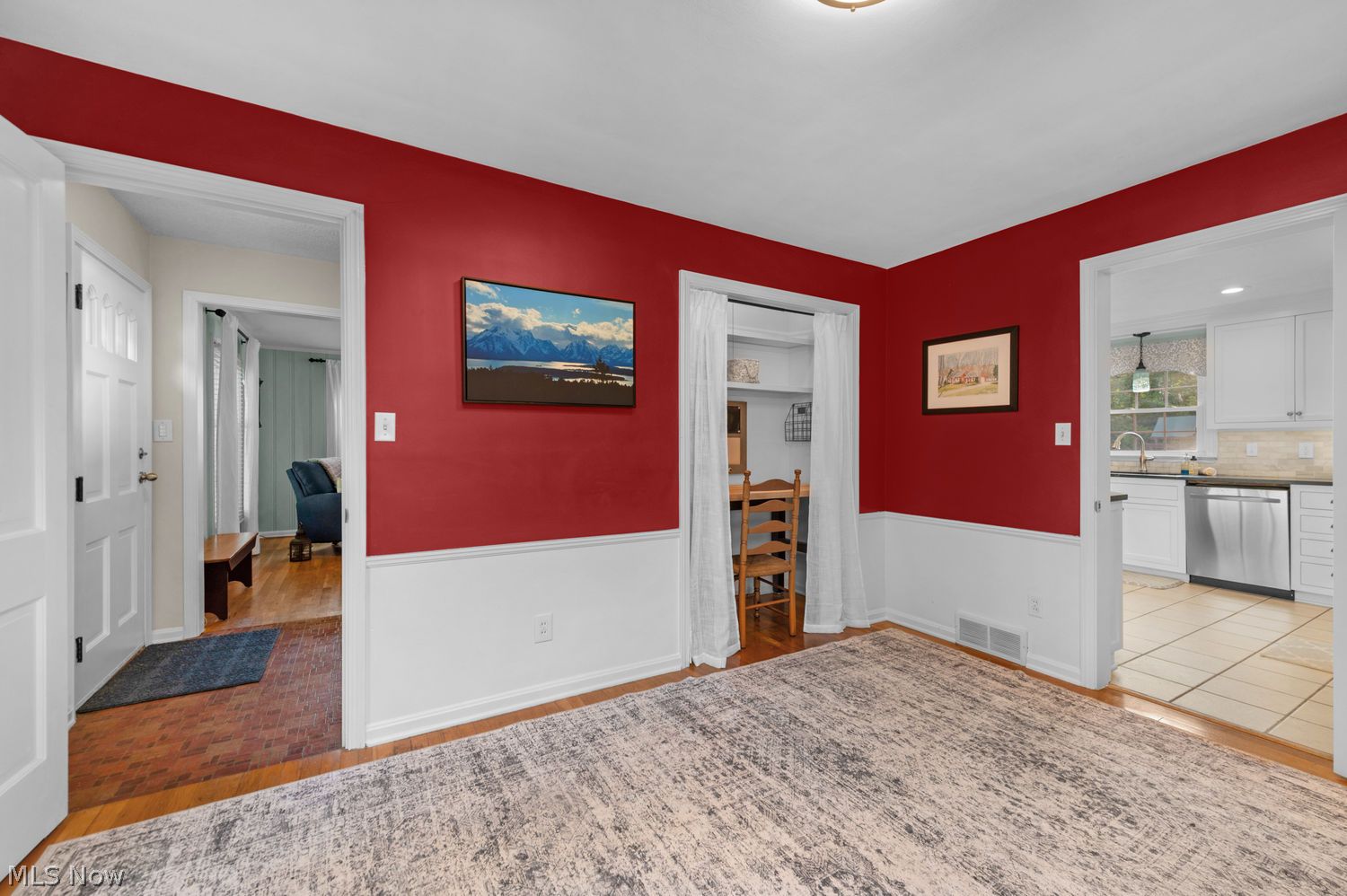 4473 Lansing Drive North Olmsted OH 44070