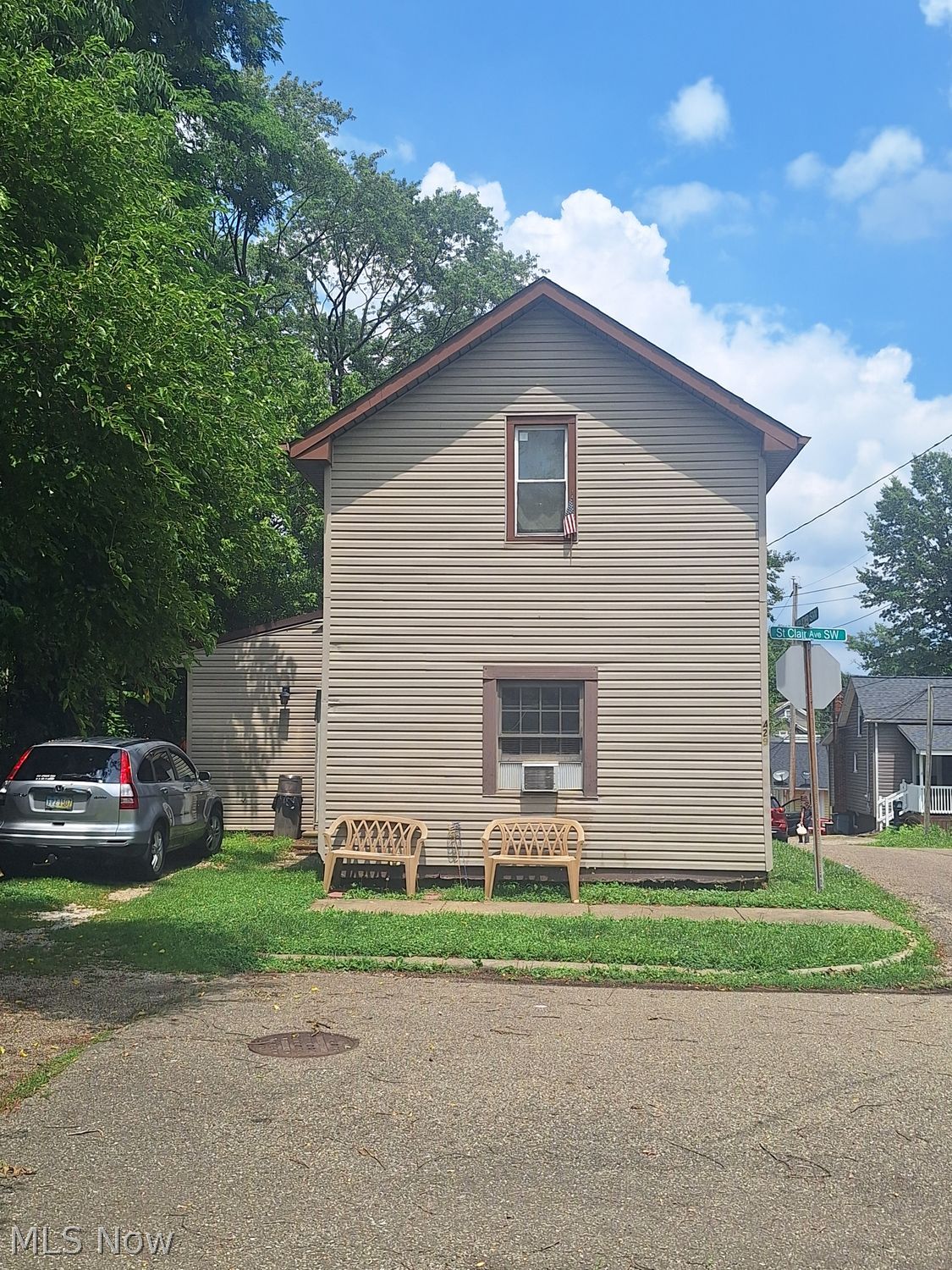 429 St. Clair Ave SW New Philadelphia OH 44663