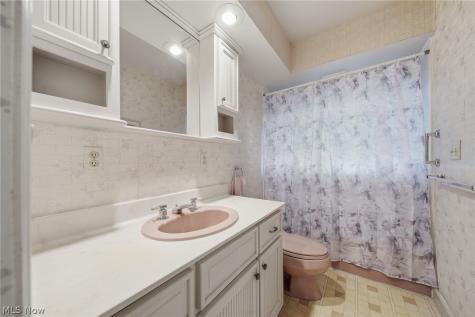 8885 Louisville Street Louisville OH 44641
