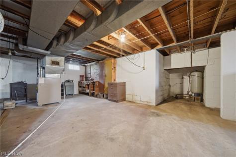 8885 Louisville Street Louisville OH 44641