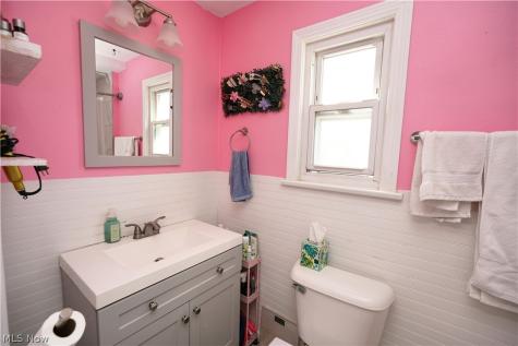 164 Brandtson Avenue Elyria OH 44035