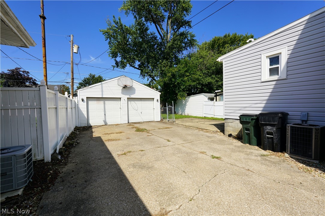 164 Brandtson Avenue Elyria OH 44035