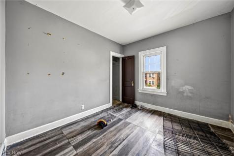 1735 Clarkstone Road Cleveland OH 44112