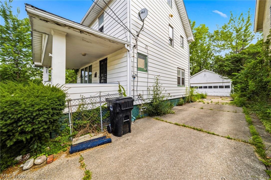 1735 Clarkstone Road Cleveland OH 44112