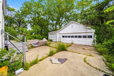1735 Clarkstone Road Cleveland OH 44112