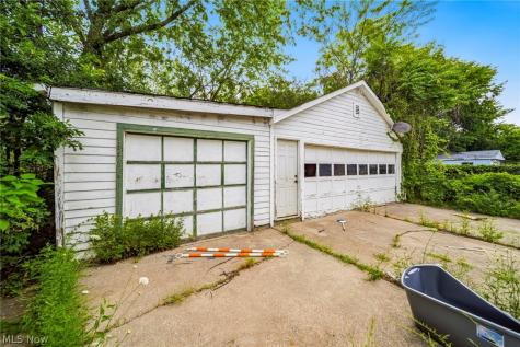 1735 Clarkstone Road Cleveland OH 44112