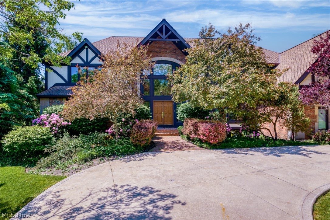 40 Fairway Trail Moreland Hills OH 44022