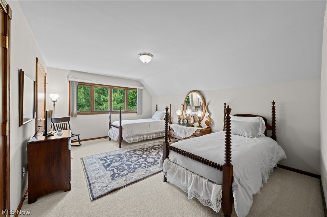 40 Fairway Trail Moreland Hills OH 44022