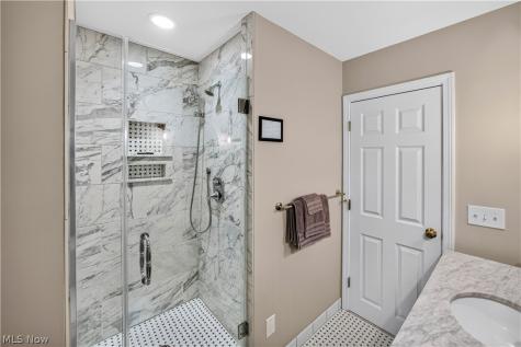 2621 Charney Road University Heights OH 44118