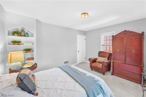 2621 Charney Road University Heights OH 44118