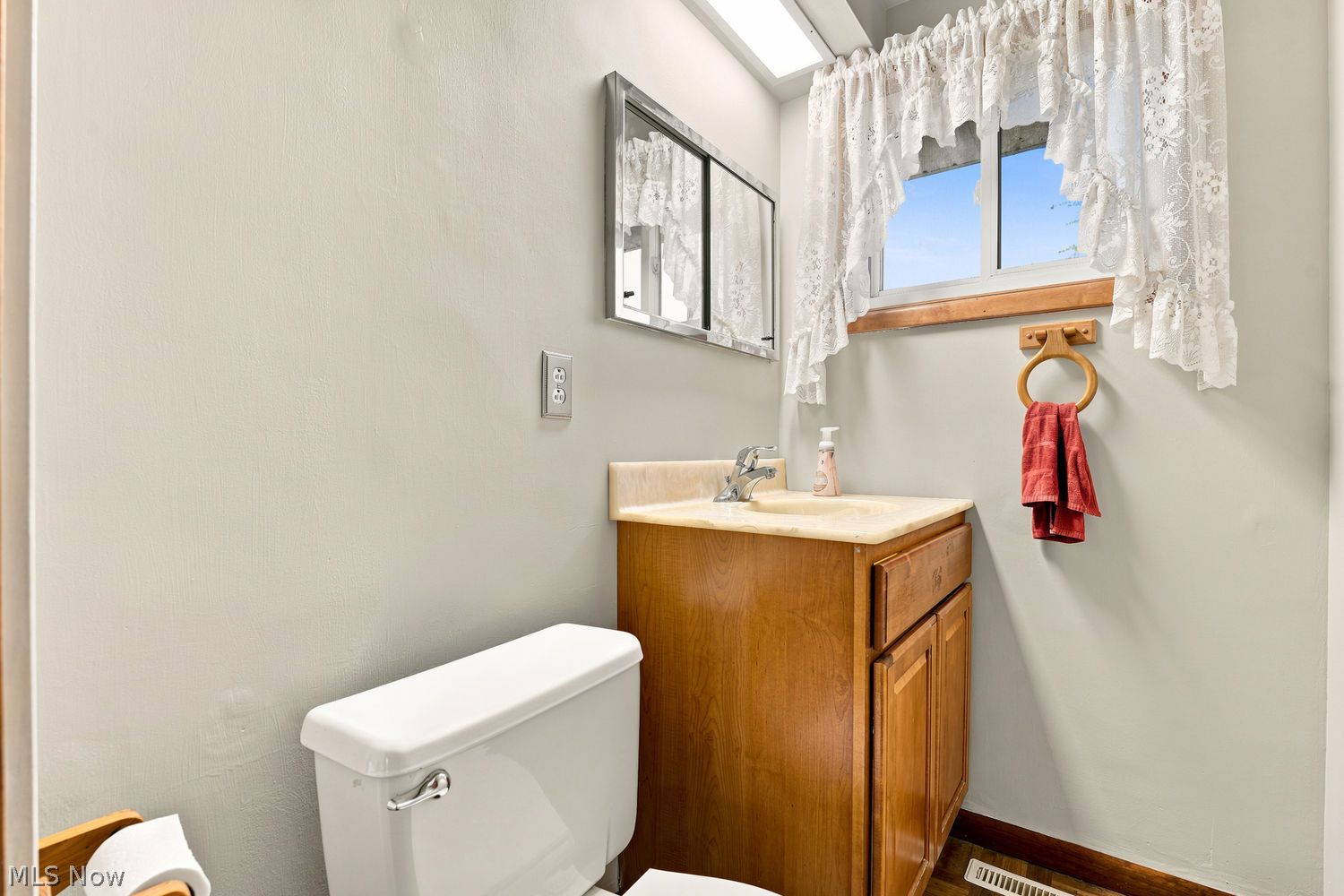 1947 Westwood Drive NW Warren OH 44485
