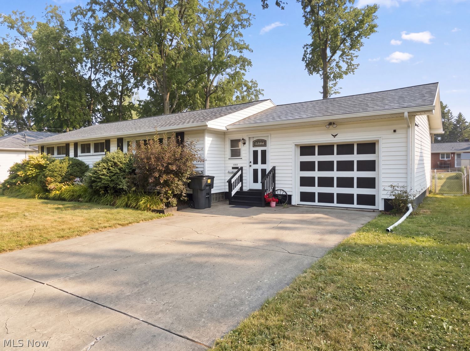 1947 Westwood Drive NW Warren OH 44485