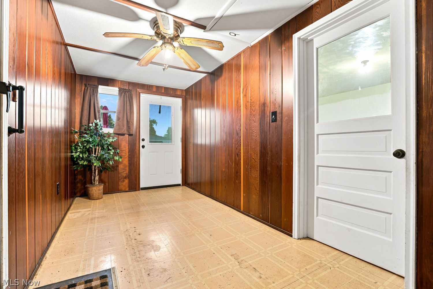 1947 Westwood Drive NW Warren OH 44485