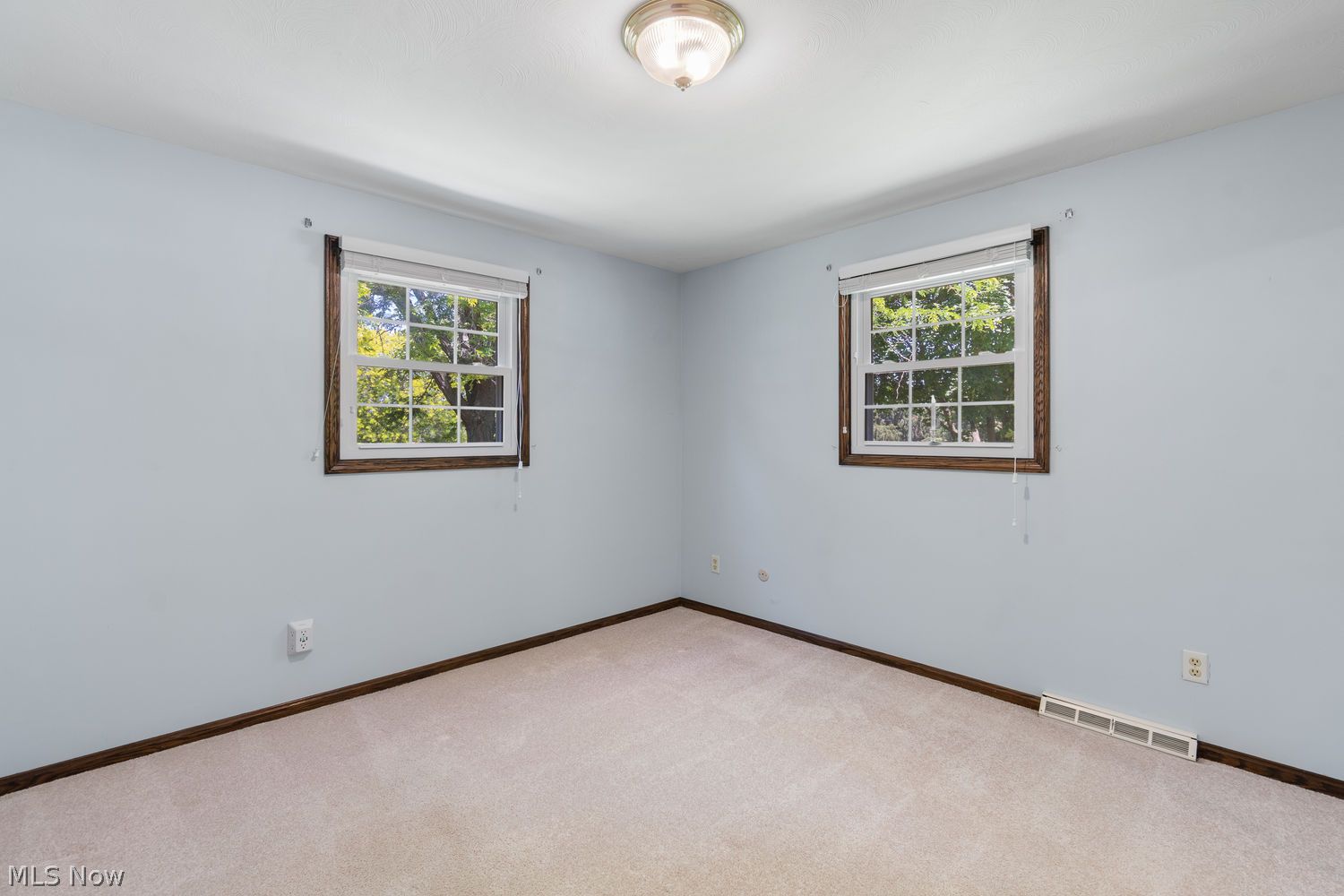 1134 Desert Street NE Uniontown OH 44685