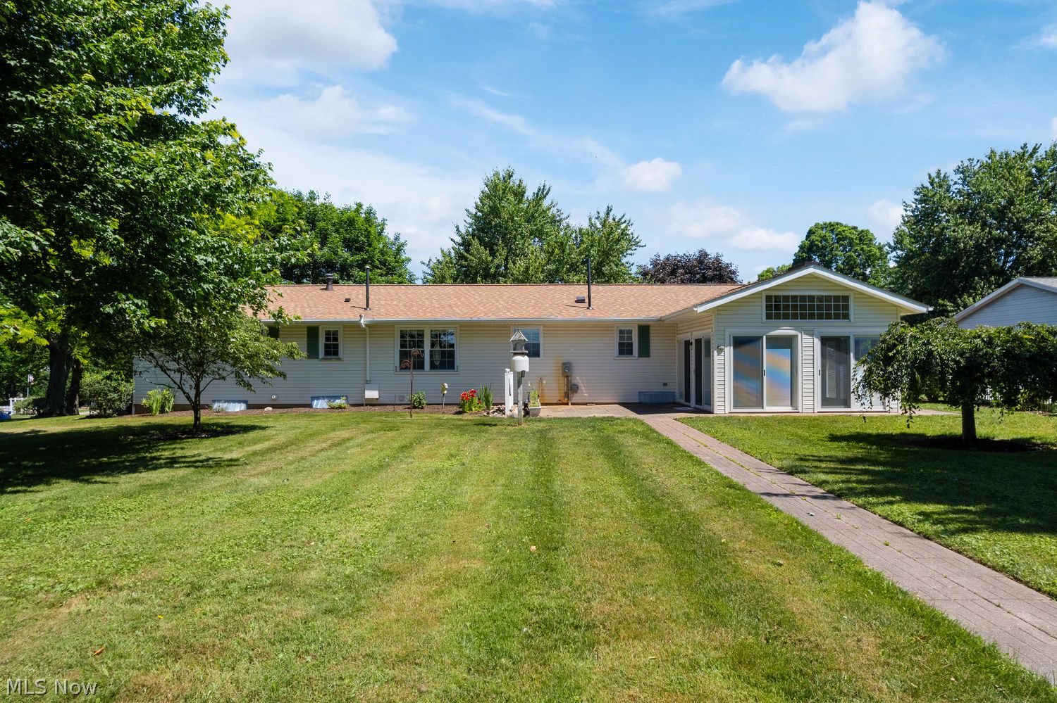 1134 Desert Street NE Uniontown OH 44685