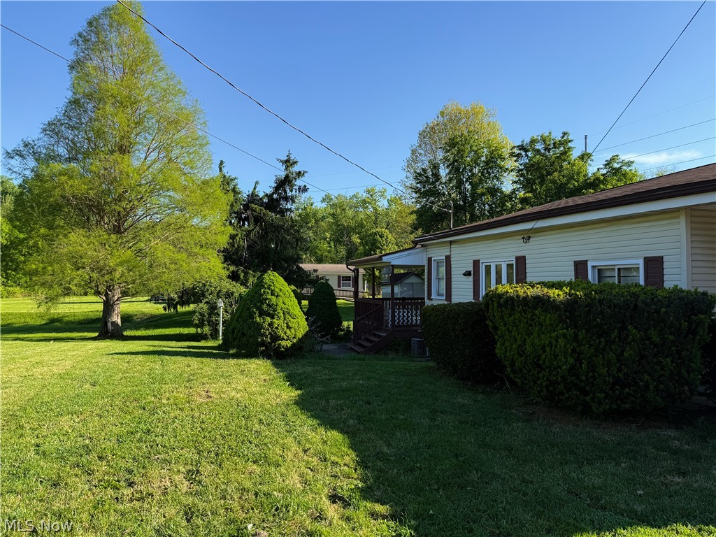 583 E 1st Street Uhrichsville OH 44683