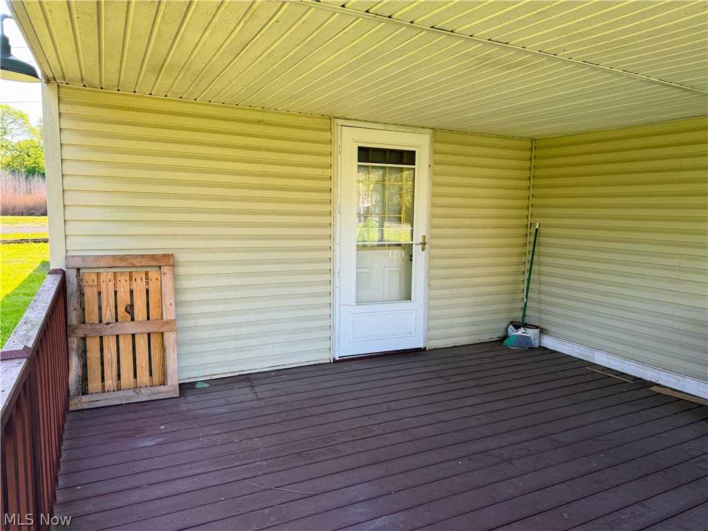 583 E 1st Street Uhrichsville OH 44683