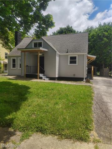 21 Fernwood Avenue Youngstown OH 44509