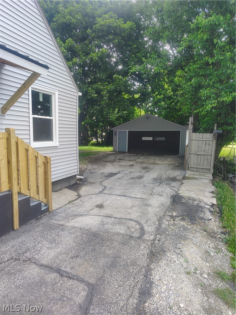 21 Fernwood Avenue Youngstown OH 44509