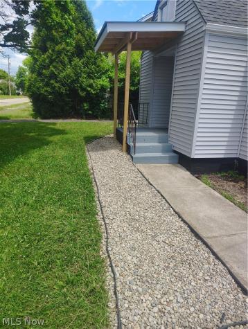 21 Fernwood Avenue Youngstown OH 44509