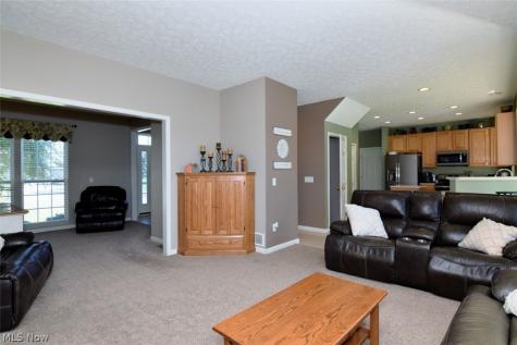 2752 Pinegate Drive Norton OH 44203