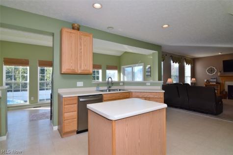 2752 Pinegate Drive Norton OH 44203
