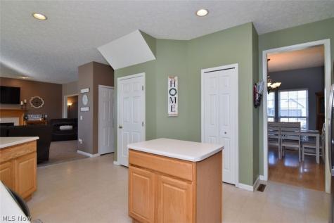 2752 Pinegate Drive Norton OH 44203