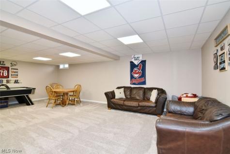 2752 Pinegate Drive Norton OH 44203