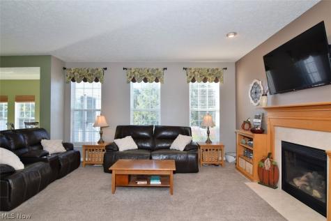 2752 Pinegate Drive Norton OH 44203