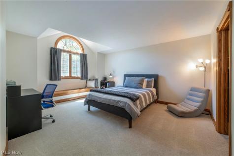 8481 Timber Trail Brecksville OH 44141