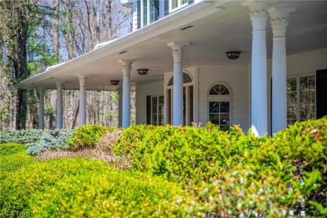 8481 Timber Trail Brecksville OH 44141