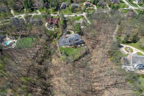 8481 Timber Trail Brecksville OH 44141