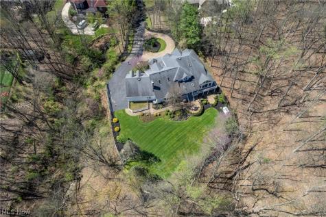 8481 Timber Trail Brecksville OH 44141